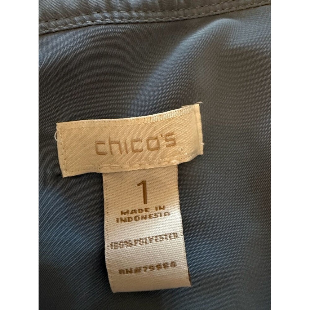 Chico’s Blue Blouse Size 1 Medium Long Sleeve Button Detail Top - Picture 6 of 7